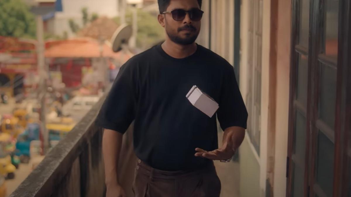 ‘The Pet Detective’ movie review: A moderately funny comic book caper with template characters